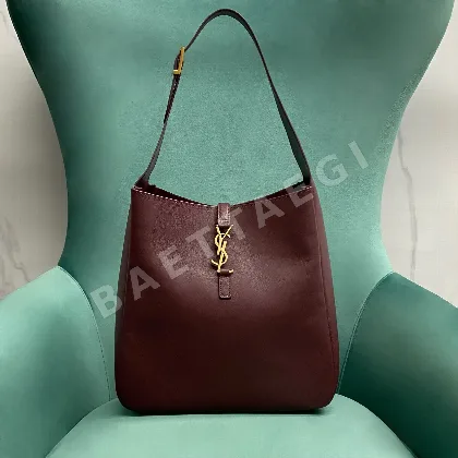생로랑 LEA57 라지 호보 가방 753837