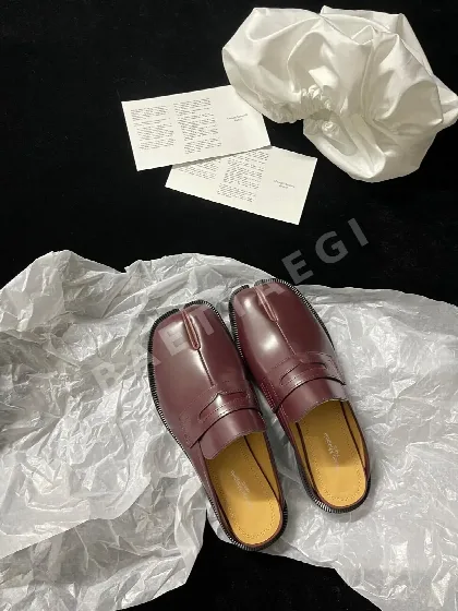 마르지엘라 스플릿 핑거 레더 메리제인 9165