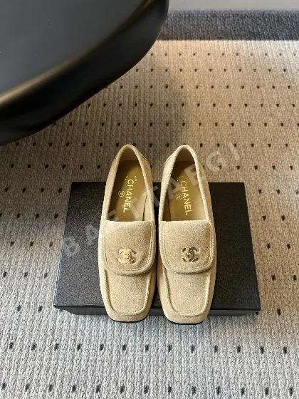 샤넬 스퀘어 토 버클 로퍼 95309
