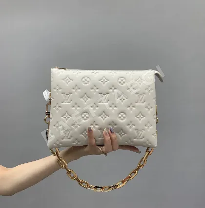 루이비통 로메가 화이트 스몰 가방 M57790