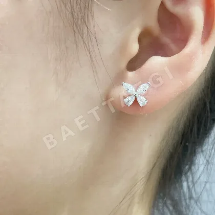 그라프 나비 모양 리본 귀걸이 125036