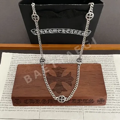 크롬하츠 클래식 레트로 라운드 크로스 목걸이 126877