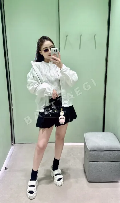 프라다 여성 나일론 후드 자켓 114833