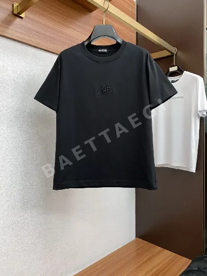발렌시아가 장섬유 면 남성 반팔 셔츠 49086