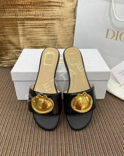 디올 카나쥬 메탈 버클 샌들 102389