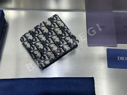 디올 지갑 22377