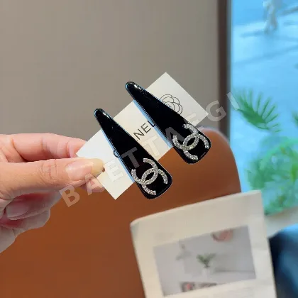 샤넬 로고 헤어클립 세트 183307