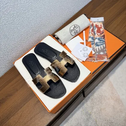 에르메스 오란 샌들 104853