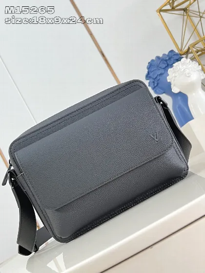 루이비통 보딩 메신저 가방 M15265