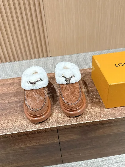 루이비통 모노그램 엠보싱 스웨이드 로퍼 151556