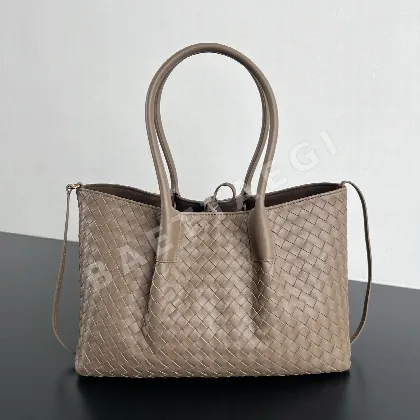 보테가베네타 피나코테카 미디엄 토트백 141588
