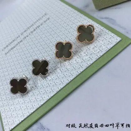 반클리프앤아펠 그레이 어머니 진주 귀걸이 63924