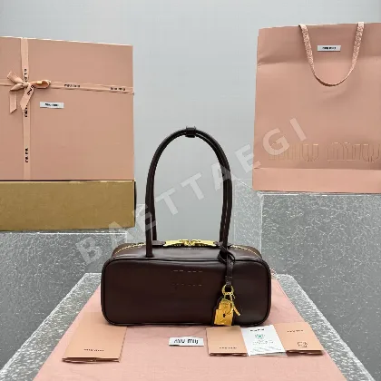 미우미우 롱 핸들 핸드백 68513