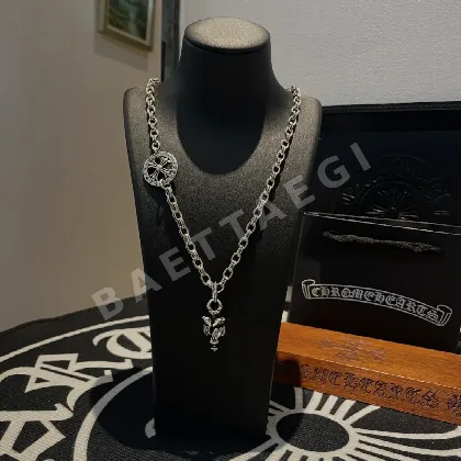 크롬하츠 혀 모양 펜던트 레트로 목걸이 125717