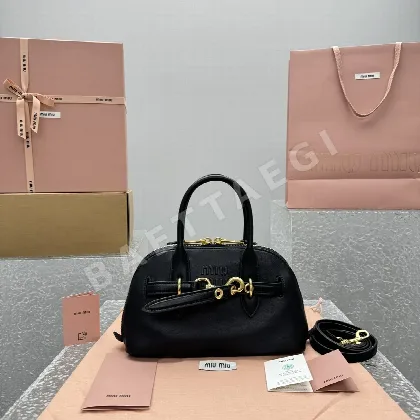 미우미우 보이보이 어드벤처 스몰 쉘 가방 68190