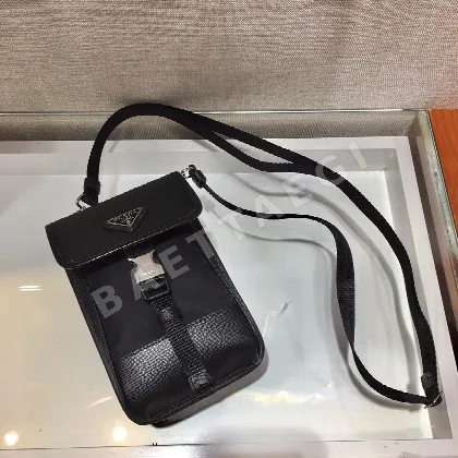 프라다 삼각 로고 소형 가방 2ZH109