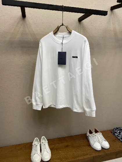 프라다 남성 코튼 긴팔 티셔츠 169665