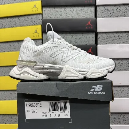 뉴발란스 [C] 9060 U90608PE 202246 New Balance 9060