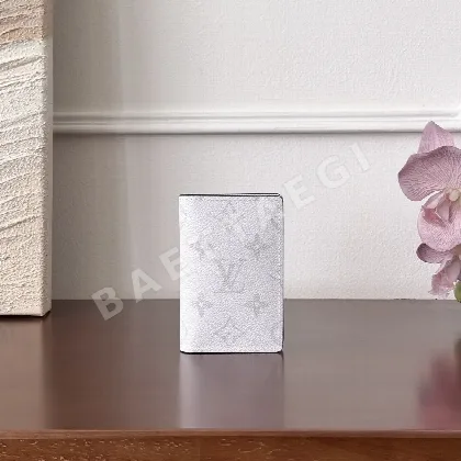 루이비통 플립 카드 홀더 지갑 M30933