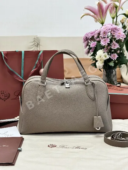 로로피아나 니들 베이지 토트백 133957