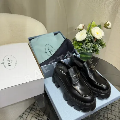 프라다 모노리스 플랫폼 로퍼 94176