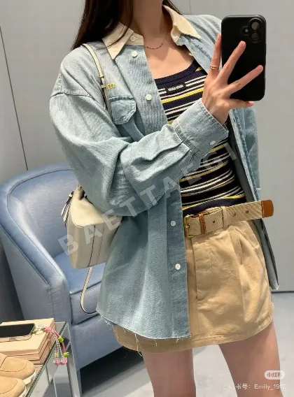미우미우 자수 데님 셔츠 101395