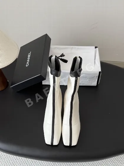 샤넬 메티에다르 더블 C 부츠 151616