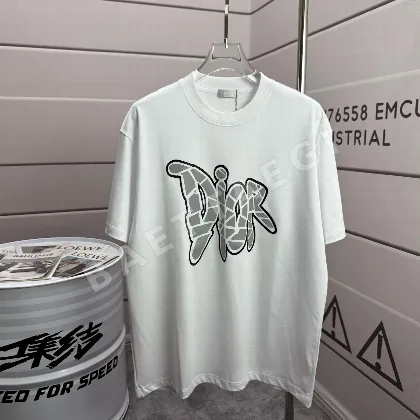 디올 심플 3D 실리콘 장식 코튼 반팔 티셔츠 47500