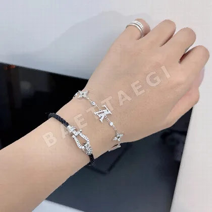루이비통 팔찌 64110
