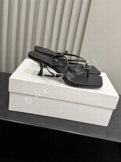 더로우 스퀘어 토 비치 샌들 95432