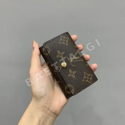 루이비통 6 키 파우치 지갑 M62630