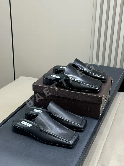 알라이아 스퀘어 토 송아지가죽 로퍼 120412