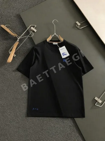 버버리 슬림핏 블랙 화이트 자수 남성 반팔 티셔츠 156269