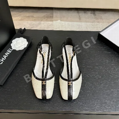 샤넬 더블 C 스트랩 오픈토 샌들 98464
