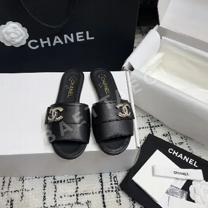 샤넬 더블 C 진주 라인스톤 버클 램스킨 슬리퍼 94903