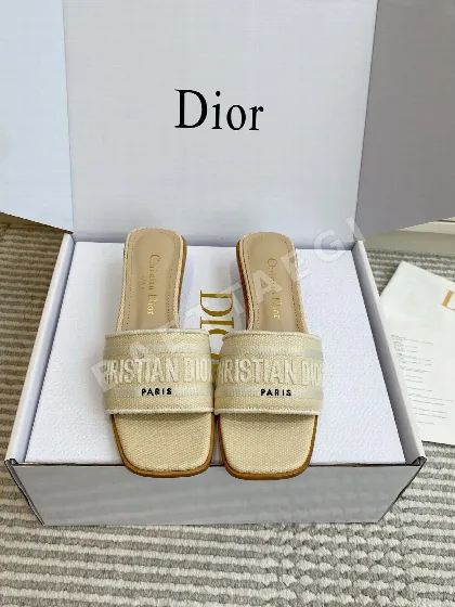 디올 드웨이 3D 자수 뮬 41780