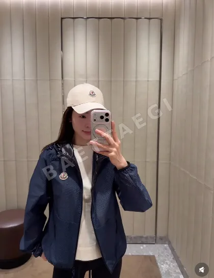 몽클레르 후드 크롭 자켓 여성용 132110