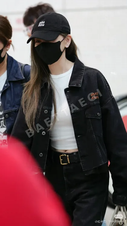 미우미우 패치워크 크롭 데님 자켓
