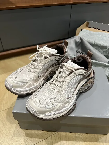 발렌시아가 신발 75260