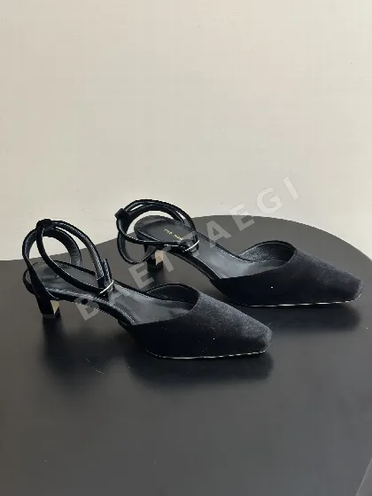 더로우 버클 키튼힐 슈즈 147191