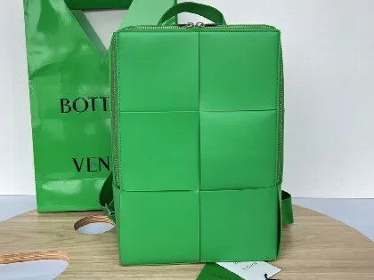 보테가베네타 스퀘어 우븐 백팩 680092 5170