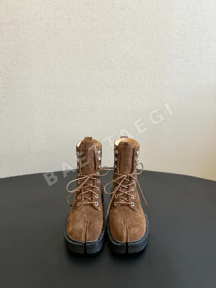 마르지엘라 스플릿 토 스웨이드 마틴 부츠 132563