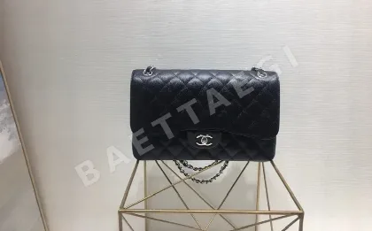 샤넬 캐비어 점보 검정 은색 버클 가방 136217