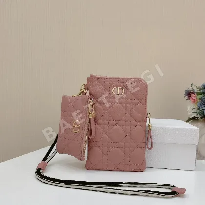 디올 카로 퀼팅 소가죽 클러치 지갑 22266