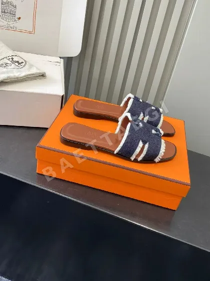 에르메스 H 로고 클래식 오란 슬리퍼 95679