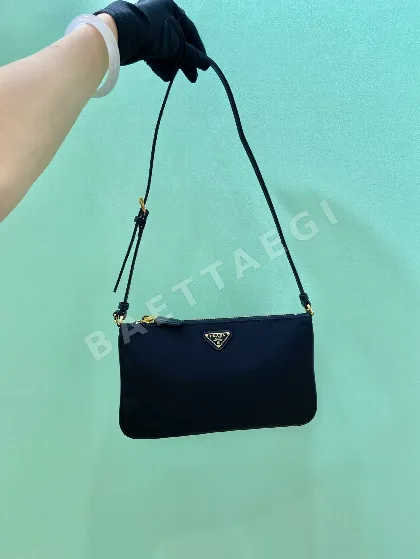 프라다 나일론 언더암백 숄더 가방 1NE545