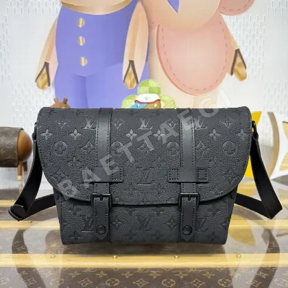 루이비통 크리스토퍼 메신저백 M28324 가방