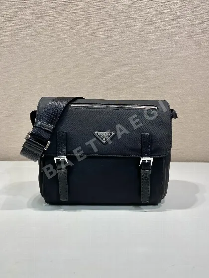 프라다 나일론 메신저백 66700