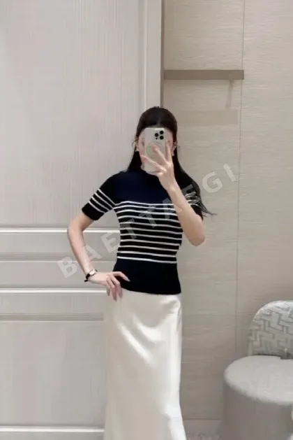 디올 스트라이프 니트 반팔 탑 114669