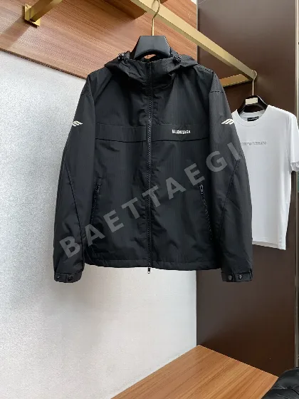 발렌시아가 남성 슬림핏 지퍼 자켓 53079